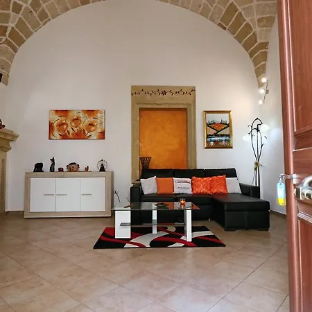 Casa Vacanze Salandra Tatil Evi